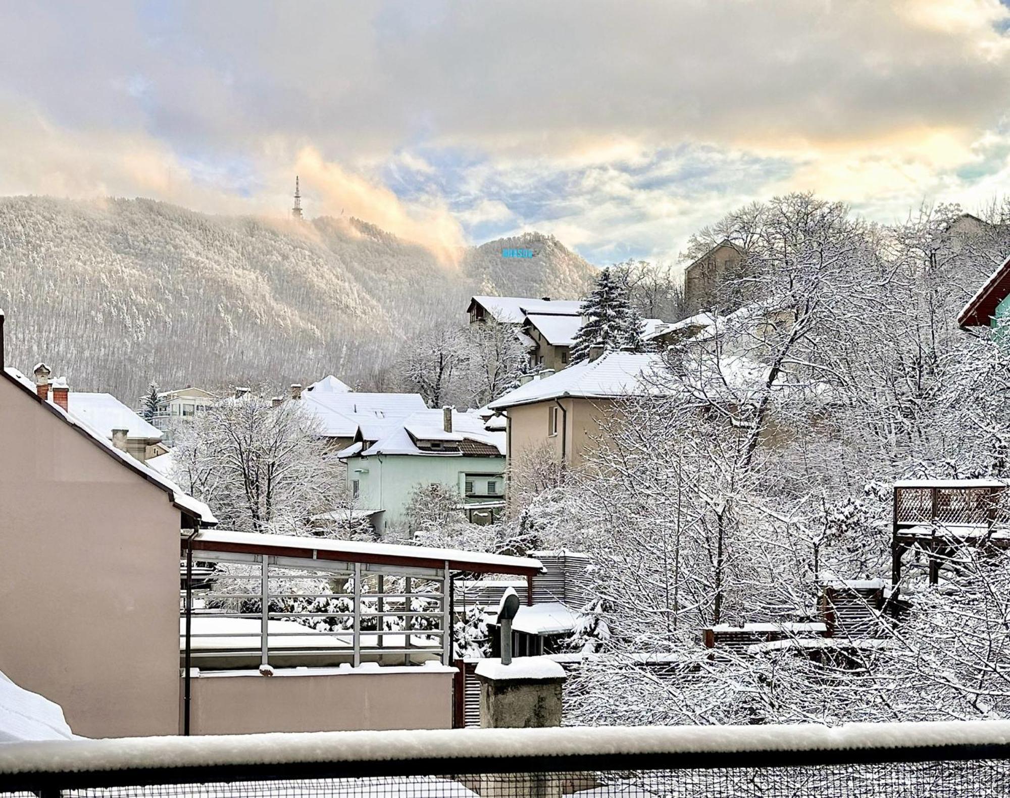 Central Premium Apartment Braşov Esterno foto